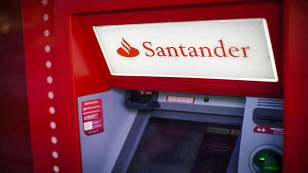 Хакеры воровали деньги с помощью бага в банкоматах Santander